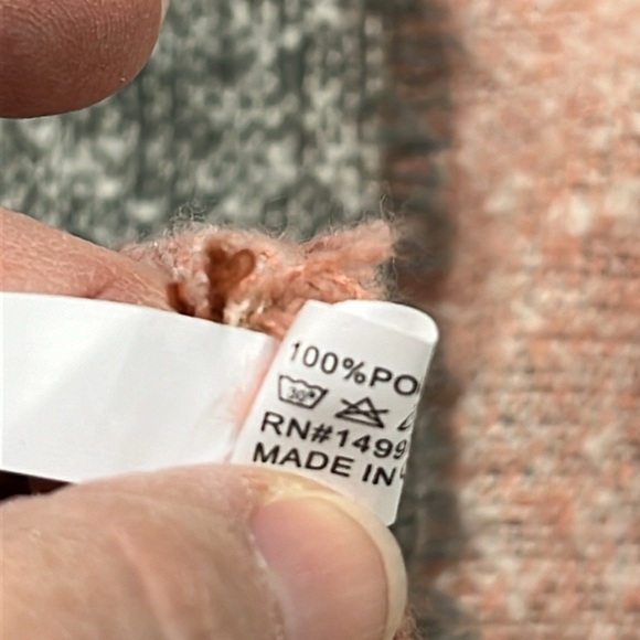 ARIANNA BY HOWARD'S NWT Soft Pink And Grey Woven Fringed Boho Scarf 27" X 72" - Picture 14 of 16